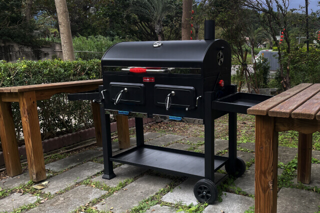 We provide barbecue equipment.